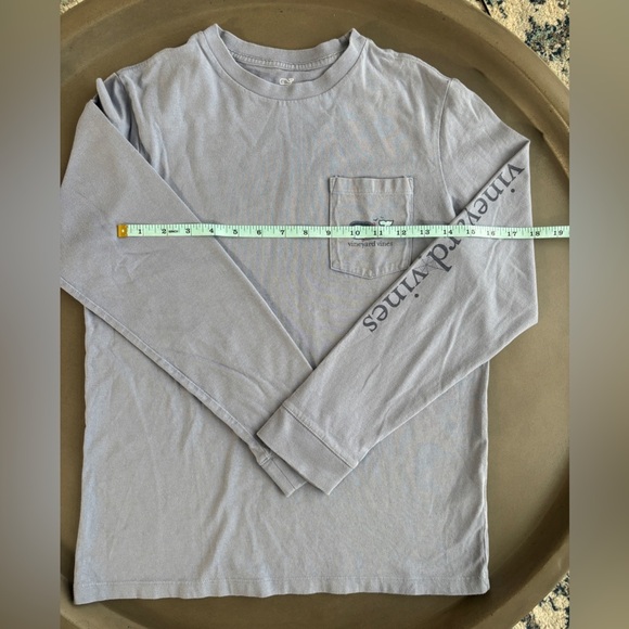 Vineyard Vines Halloween Shirt
L Blue Pocket Tee
Pullover Whale Vampire - Picture 7 of 8